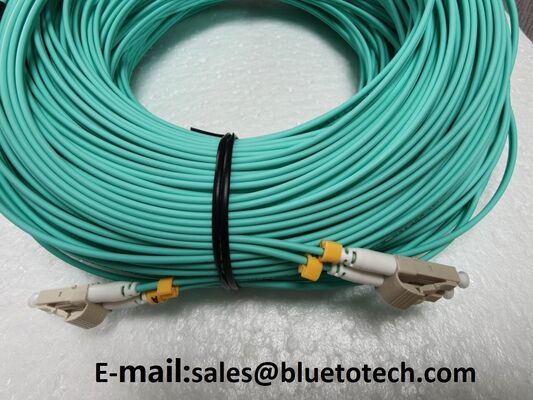 LC-LC OM3 câble de patch en fibre optique duplex de 2 mm pour la transmission de données à grande vitesse