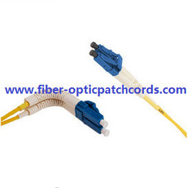 Botte flexible optique de la fibre LC botte 2mm de 90 degrés 3mm pour le pullover optique optique de corde de correction de la fibre LC